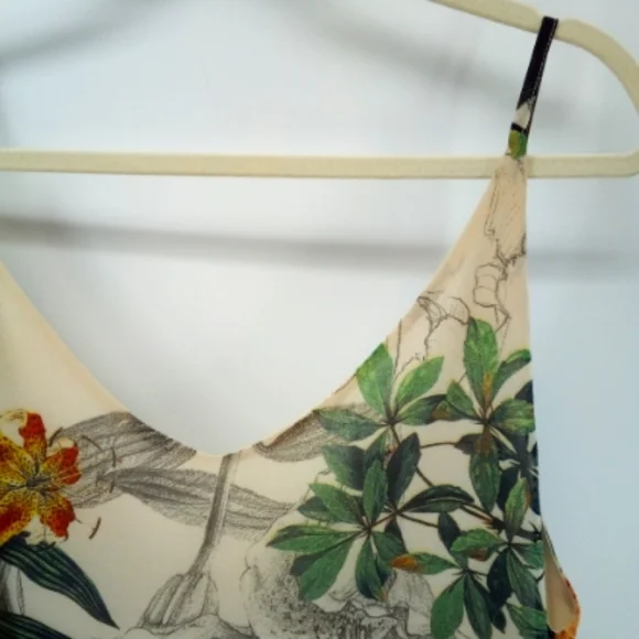 Hazel Vegan 100% Polyester Neutral Floral Leaf Romantic Top Tan L - Picture 5 of 7